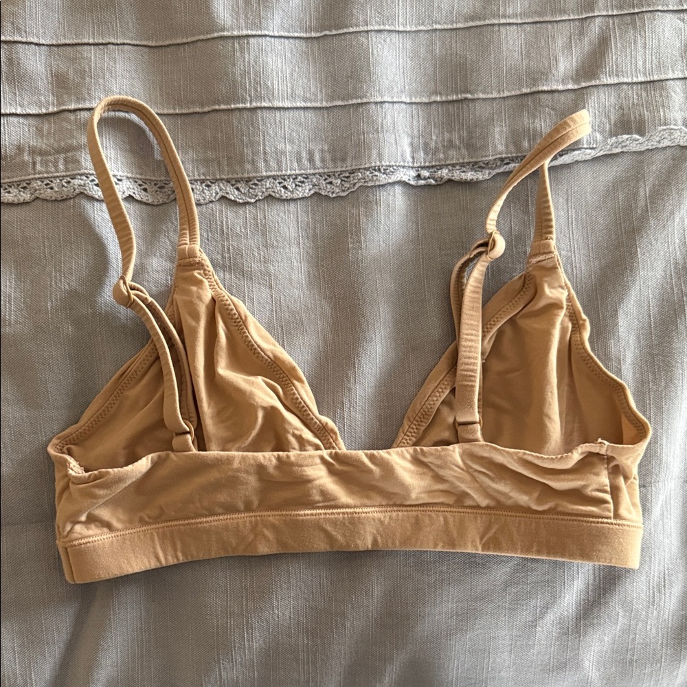 SKIMS BUNDLE Black and Tan Bralette Set - Picture 5 of 6